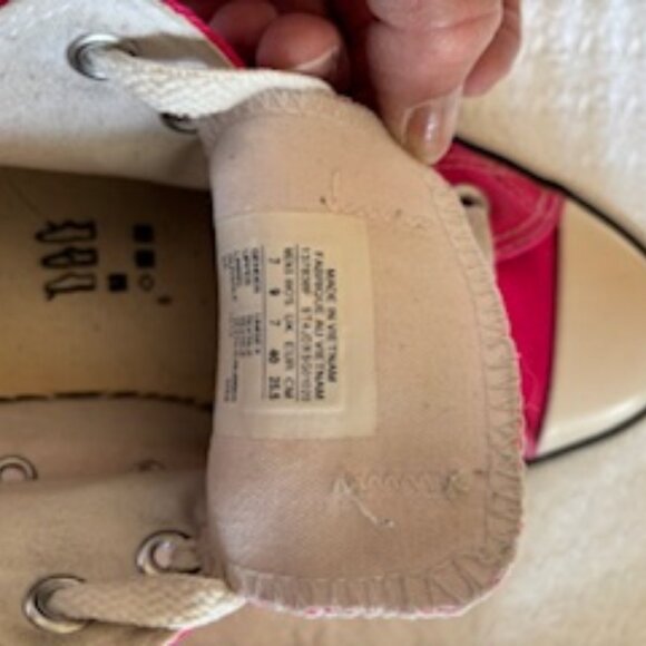 Converse All Star Chuck Taylor Hot Pink Low Top Sneakers Women’s 9 Men’s 7 - Picture 8 of 8